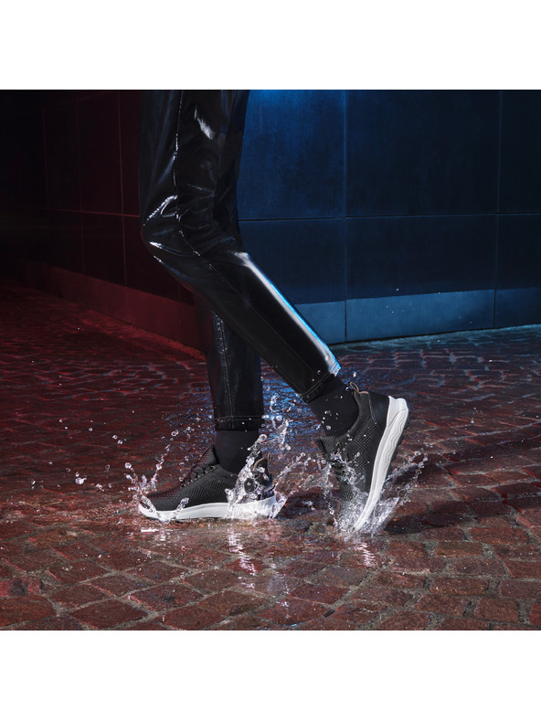 Geox Črne ženske superge Geox Spherica 4x4 b abx