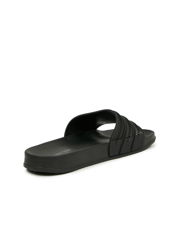 Sam 73 Frederick Natikači