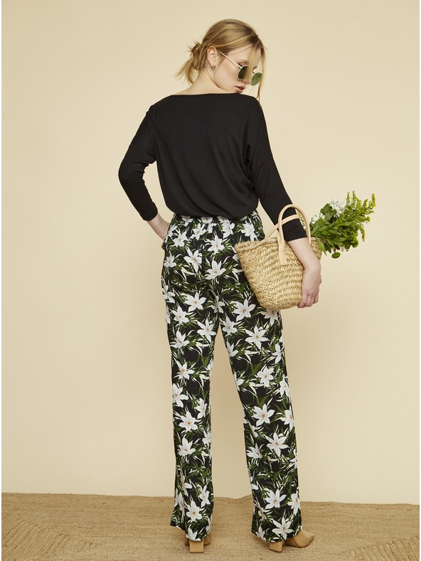 ZOOT.lab Zeleno-črne ženske hlače s cvetličnim vzorcem ZOOT.lab Ena