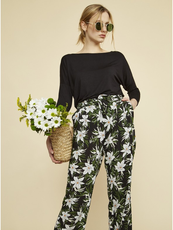 ZOOT.lab Zeleno-črne ženske hlače s cvetličnim vzorcem ZOOT.lab Ena