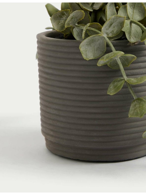 Marks & Spencer Umetni viseči svečnik v betonskem lončku Marks & Spencer zelena