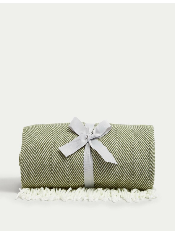 Marks & Spencer Marks & Spencer posteljno pregrinjalo z vzorcem ribje kosti zeleno