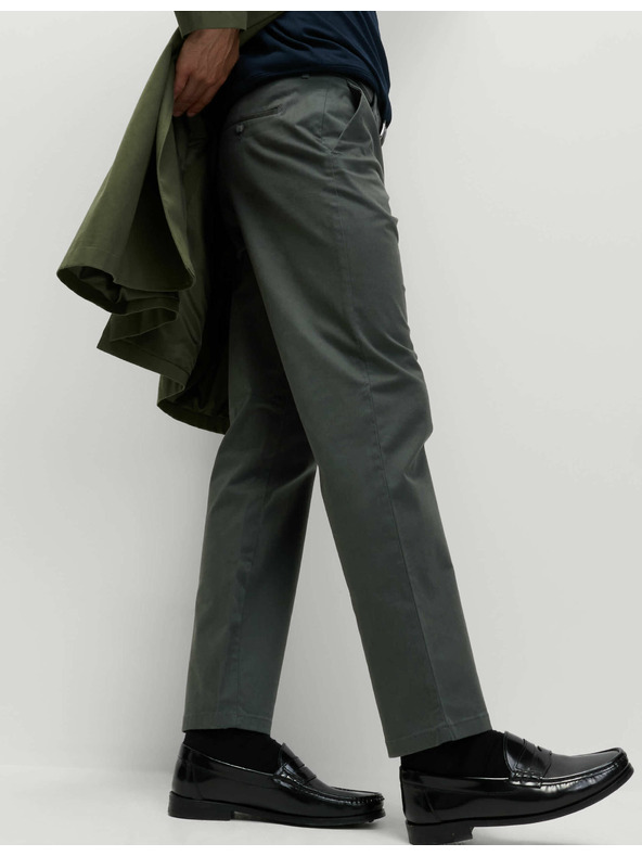 Marks & Spencer Raztegljive hlače chino regular fit Marks & Spencer sive barve
