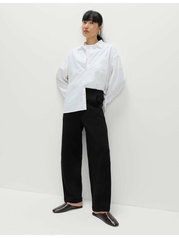 Marks & Spencer Trenirka prilégajočega kroja Marks & Spencer črna