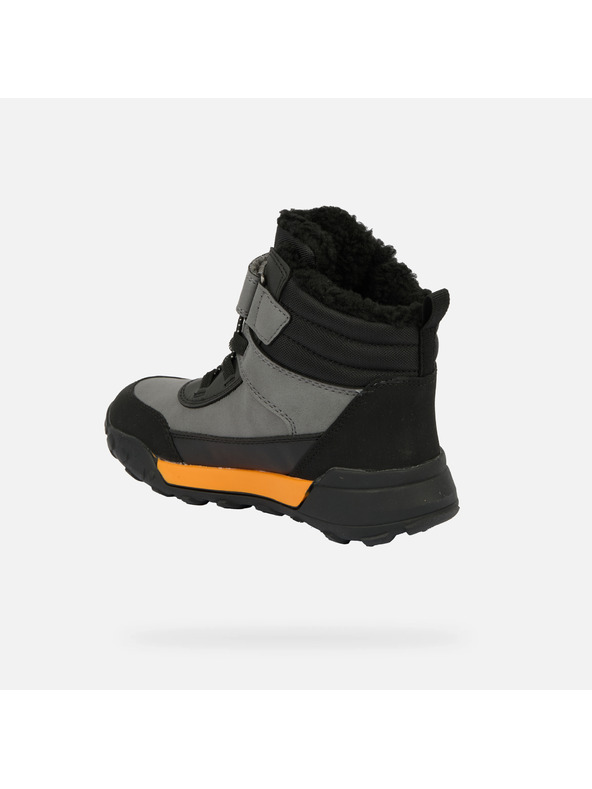 Geox Črni deški zimski čevlji Geox Trekkyup B Abx