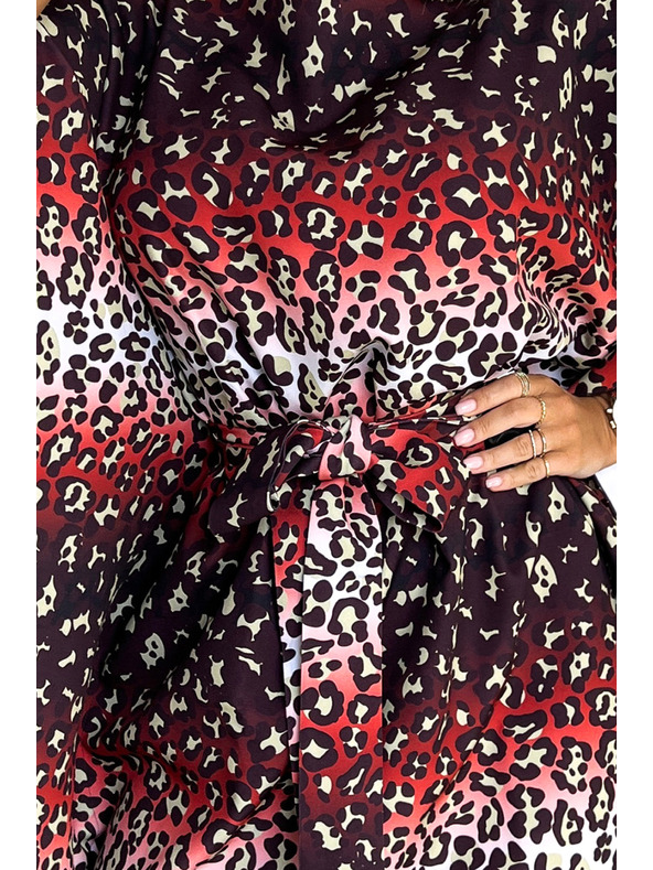 numoco SOFIA Metuljaste obleke z zadrgo v pasu - jaguar