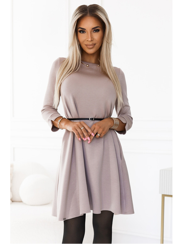 numoco Klasične trapezne obleke s črnim pasom - bež