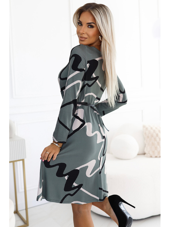 numoco Trapezne pletene obleke z pasom - olivne z črno-bež vzorcem