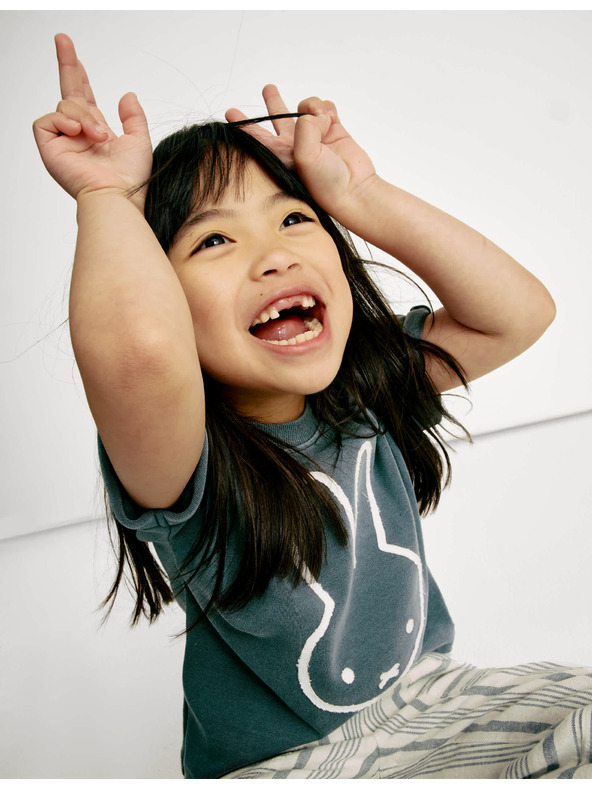 Marks & Spencer Majica Miffy™ z visokim deležem bombaža (1–8 let) Marks & Spencer siva