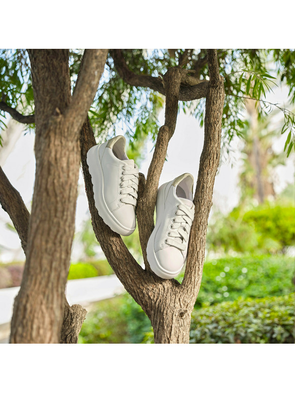 Geox Bele ženske superge Geox Spherica Ec4.1