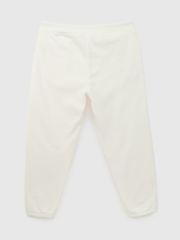 GAP Superge z logotipom GAP