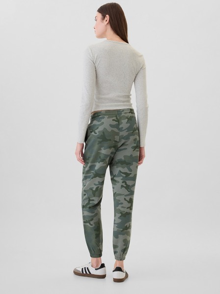 GAP Superge z logotipom GAP