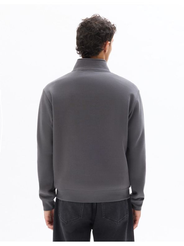 Celio Jopica Metreuk z ovratnikom