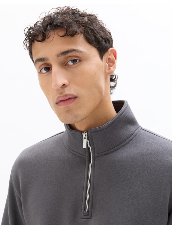 Celio Jopica Metreuk z ovratnikom