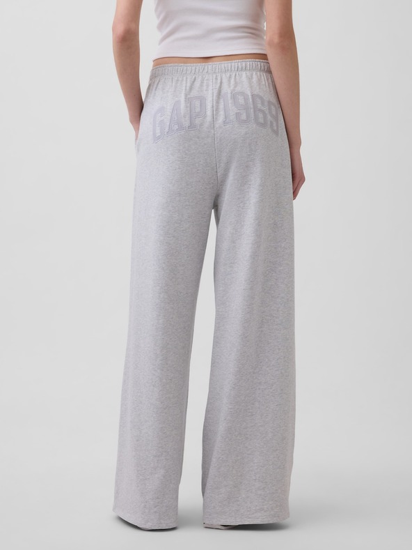 GAP Ohlapne trenirka z logotipom 1969 GAP