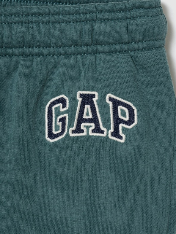 GAP Superge z logotipom GAP