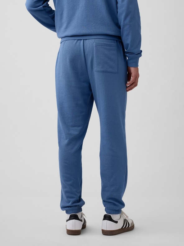 GAP Superge z logotipom GAP