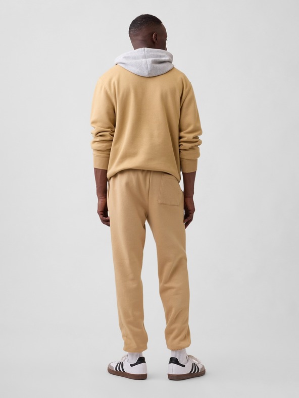 GAP Superge z logotipom GAP