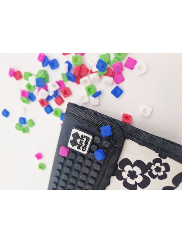 PIXIE CREW PIXIE CREW ustvarjalna črno-bela cvetna denarnica