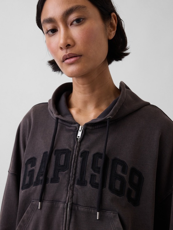 GAP Oversize majica s kapuco z logotipom 1969 GAP