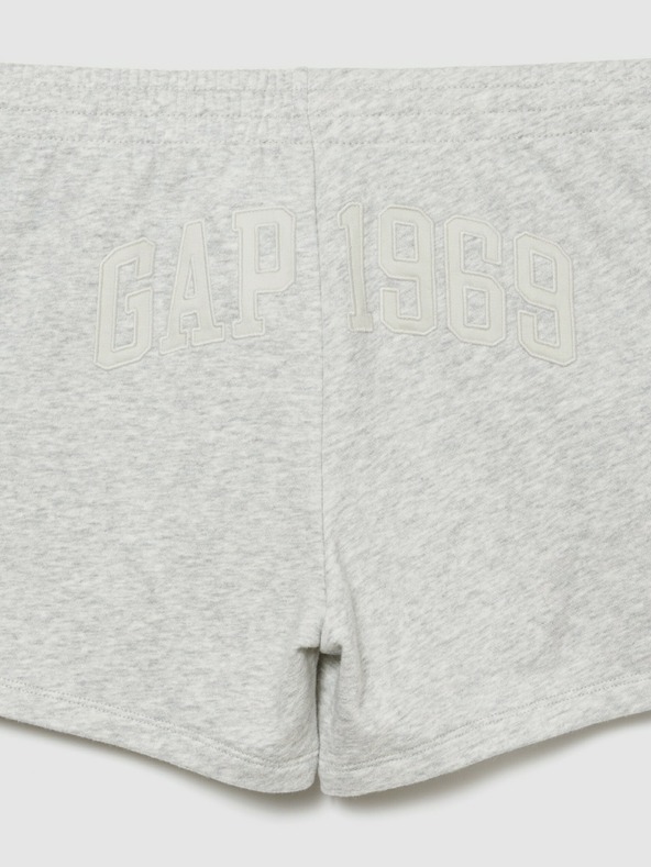 GAP Otroške kratke hlače z logotipom 1969 GAP