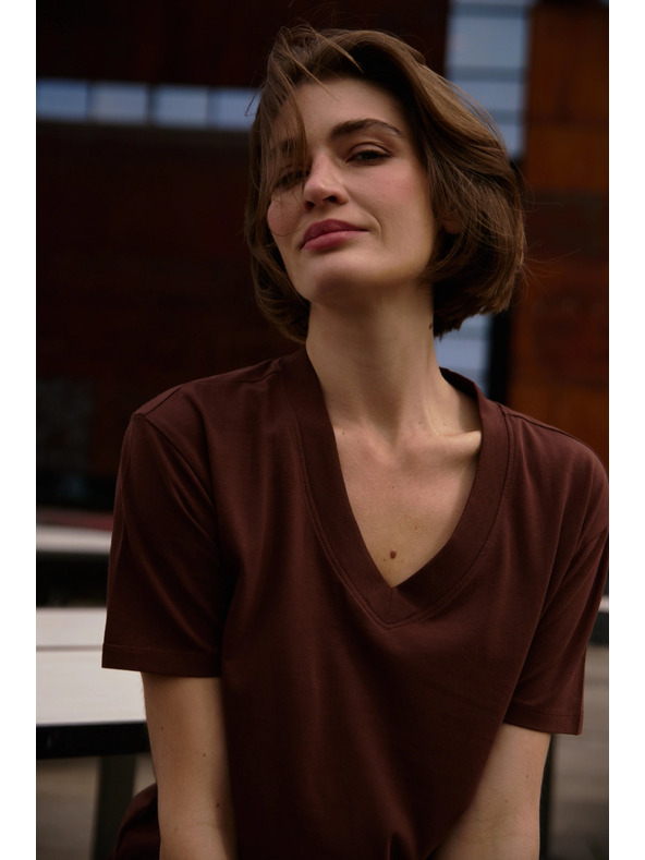 Moodo Rjavi top z V-izrezom Moodo