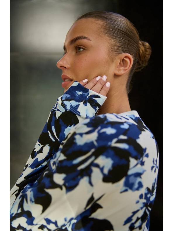 Moodo Cvetlična jopica z V-izrezom bela Moodo