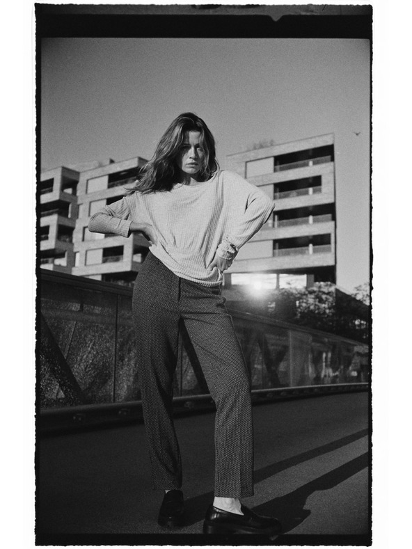 Moodo Rebrasta bluza z dolgimi rokavi siva Moodo