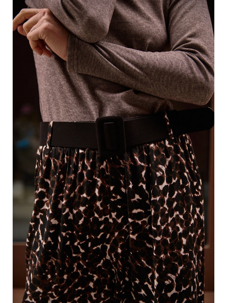 Moodo Rjava majica z visokim ovratnikom Moodo