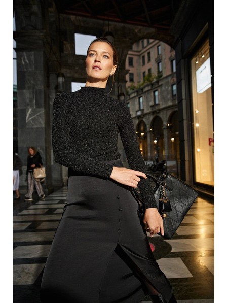 Moodo Sijoč top črne barve Moodo