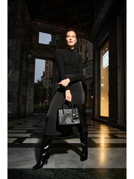 Moodo Sijoč top črne barve Moodo