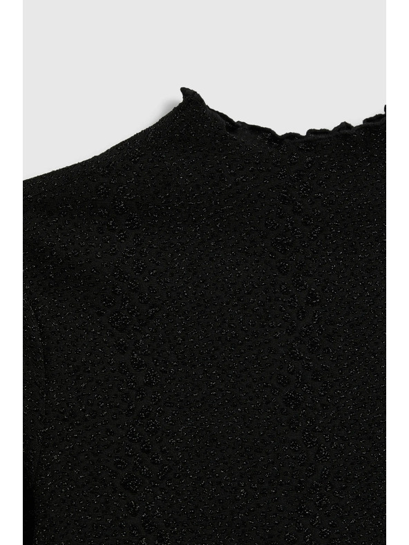 Moodo Sijoč top črne barve Moodo