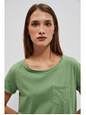 Moodo Bombažna majica z okroglim izrezom in žepkom olivno zelene barve Moodo