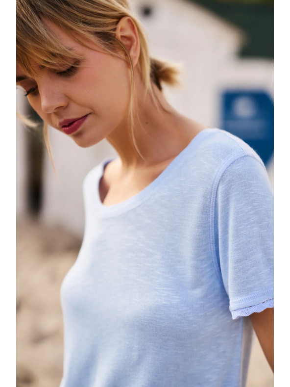 Moodo Svetlo modra bluza z okroglim izrezom Moodo