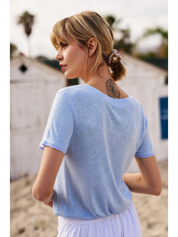 Moodo Svetlo modra bluza z okroglim izrezom Moodo