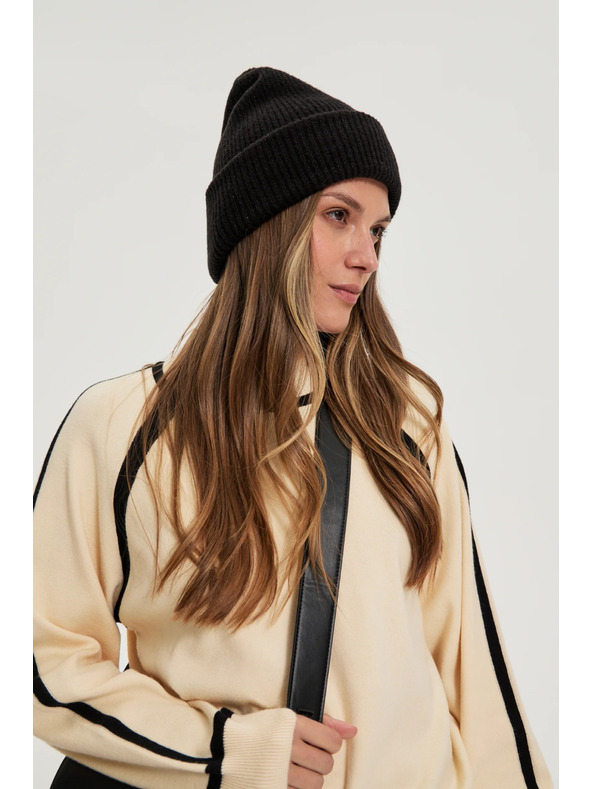 Moodo Kapa z metalnim nitjo črne barve Moodo