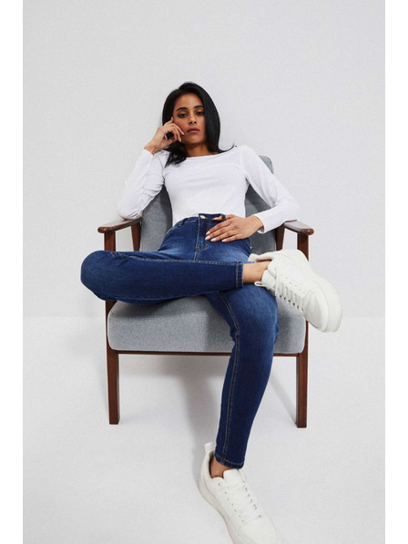 Moodo Džínsy push up z odrgnjeninami na stegnih temno modre barve Moodo