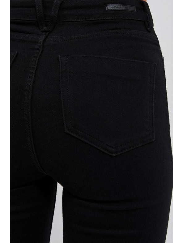 Moodo Oprijete džínsy z raztrganim robom Moodo