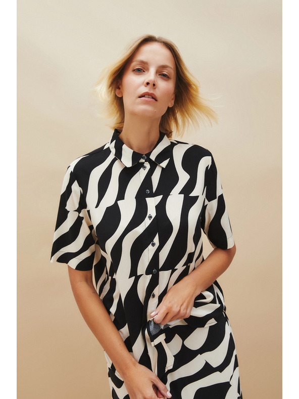 Moodo Viskozna srajca s kratkimi rokavi črna Moodo