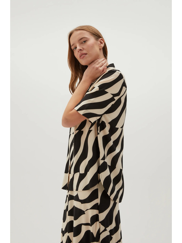 Moodo Viskozna srajca s kratkimi rokavi črna Moodo