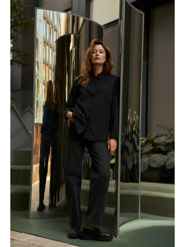 Moodo Črna srajca z ovratnikom Moodo