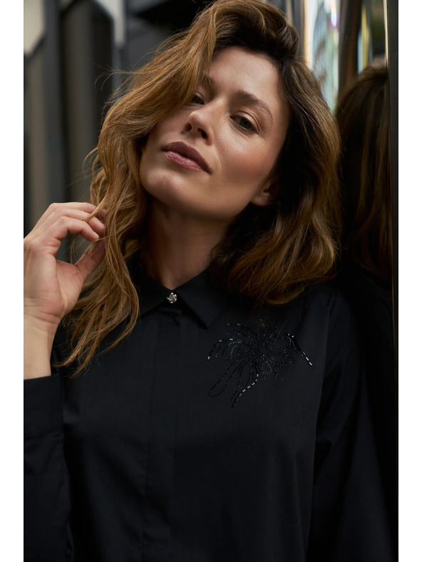 Moodo Črna srajca z ovratnikom Moodo