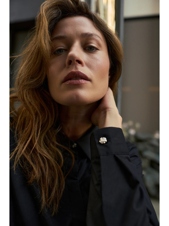 Moodo Črna srajca z ovratnikom Moodo