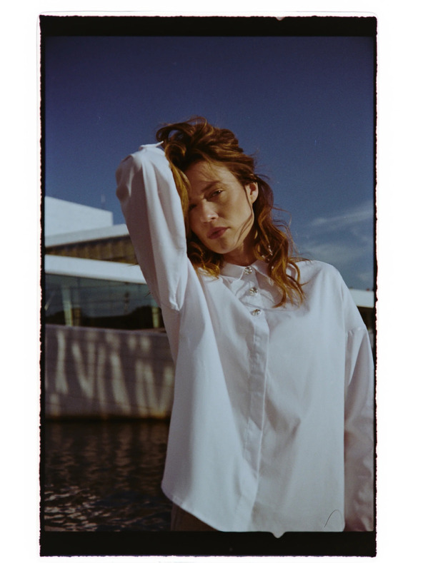 Moodo Bela srajca z okrasnimi gumbi Moodo