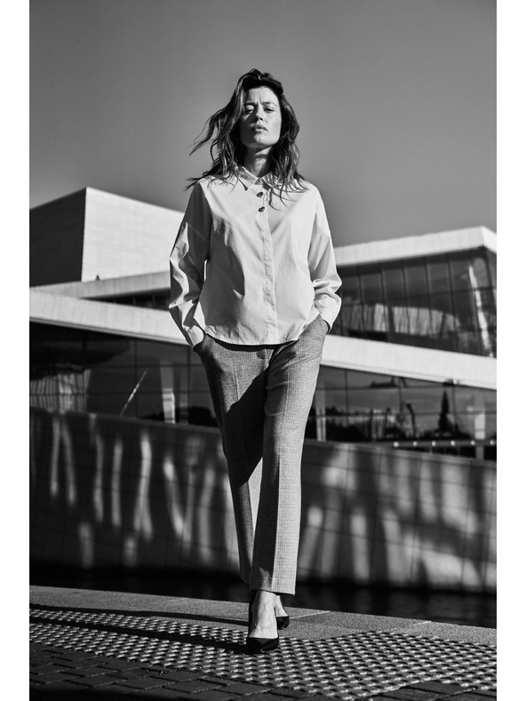 Moodo Bela srajca z okrasnimi gumbi Moodo