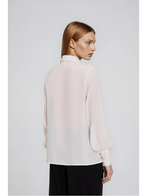 Moodo Bela srajca z biseri na rokavu Moodo