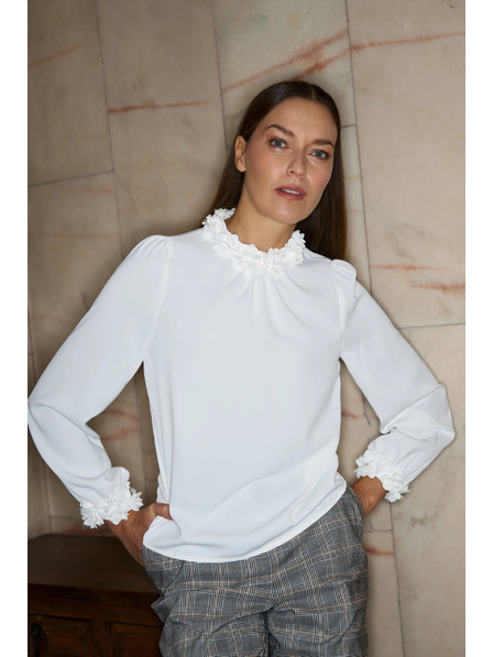 Moodo Bela srajca z okrasnim izrezom Moodo