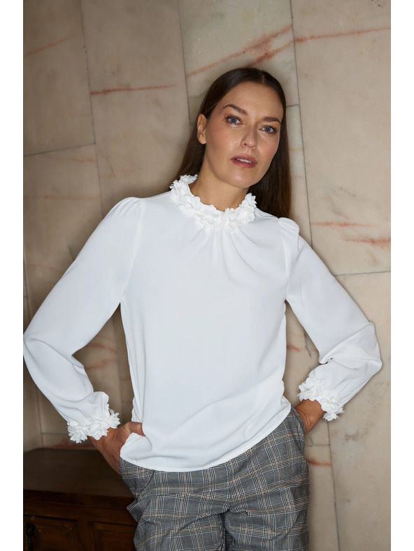 Moodo Bela srajca z okrasnim izrezom Moodo