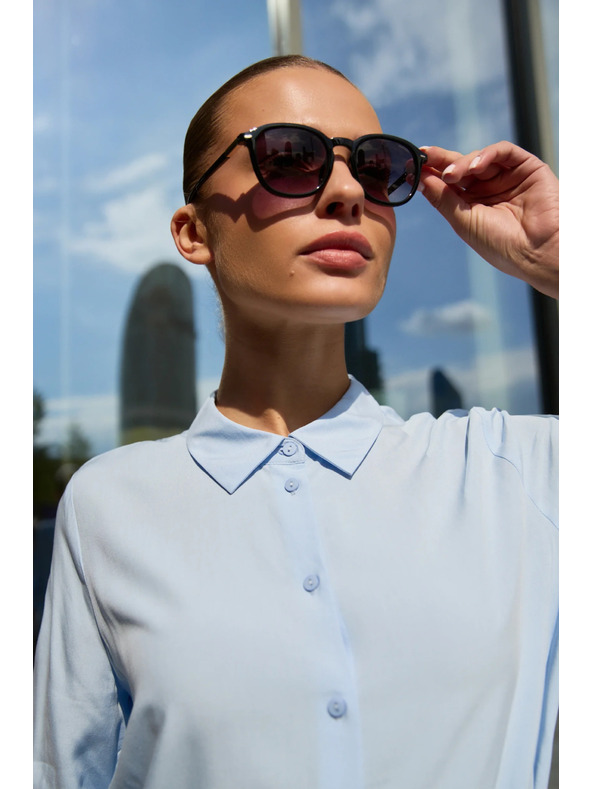 Moodo Svetlo modra bluza z vezavo Moodo