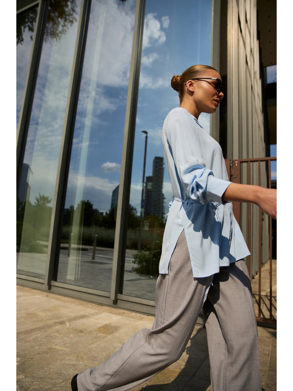 Moodo Svetlo modra bluza z vezavo Moodo